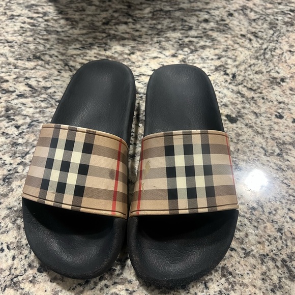 Kids Burberry Black Check Slide Sandals - Picture 7 of 7